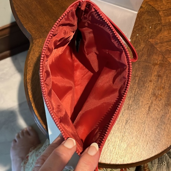 YSL Beaute Wristlet  cosmetic case/pouch fabric  Ivory cream/red trim & logo NWO - Picture 11 of 13